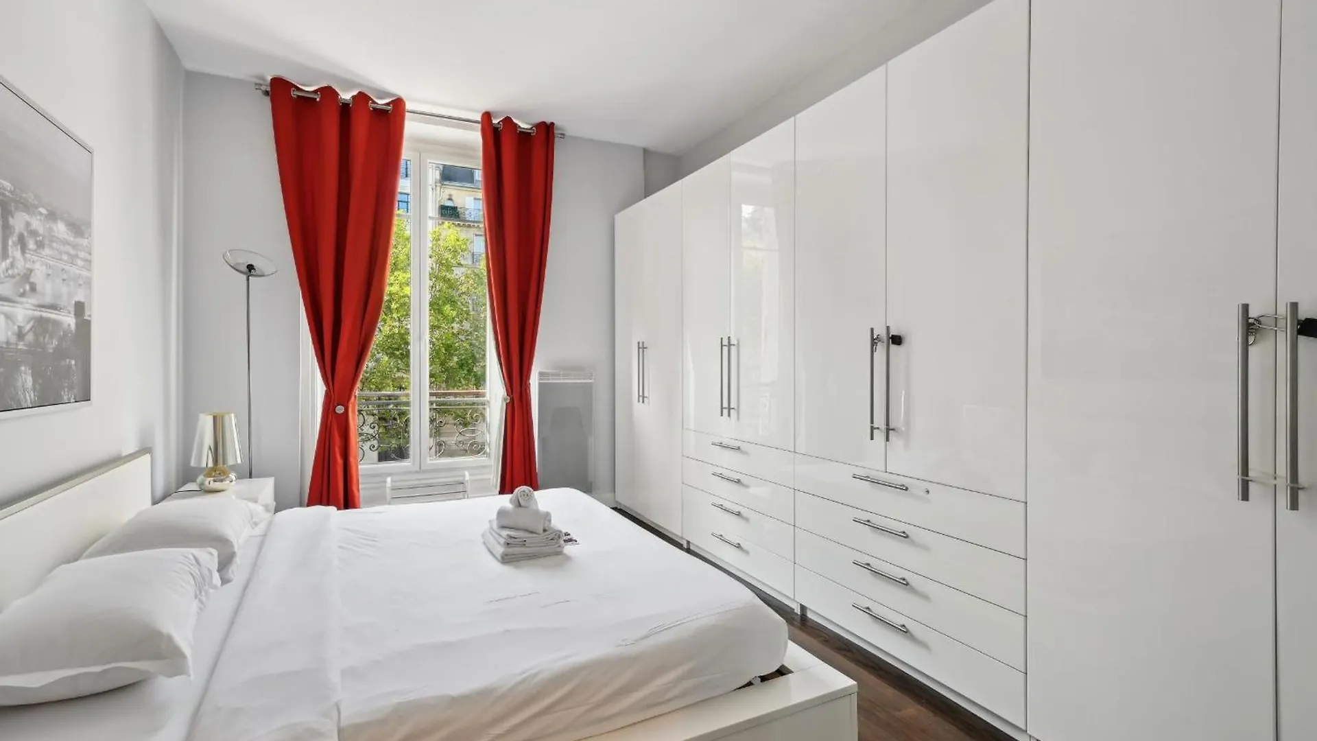 Bnbnova - Champs-Elysees & Arc De Triomphe Paris Apartment